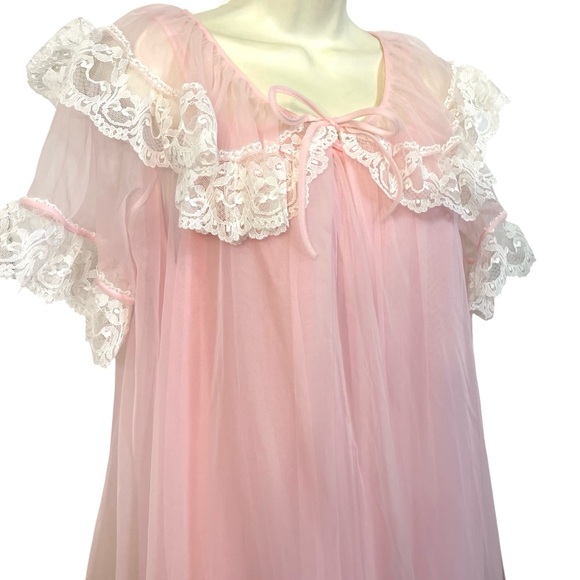 Pink and Lace 1960s Penoir Negligee Set 🩷😍 - Picture 2 of 9